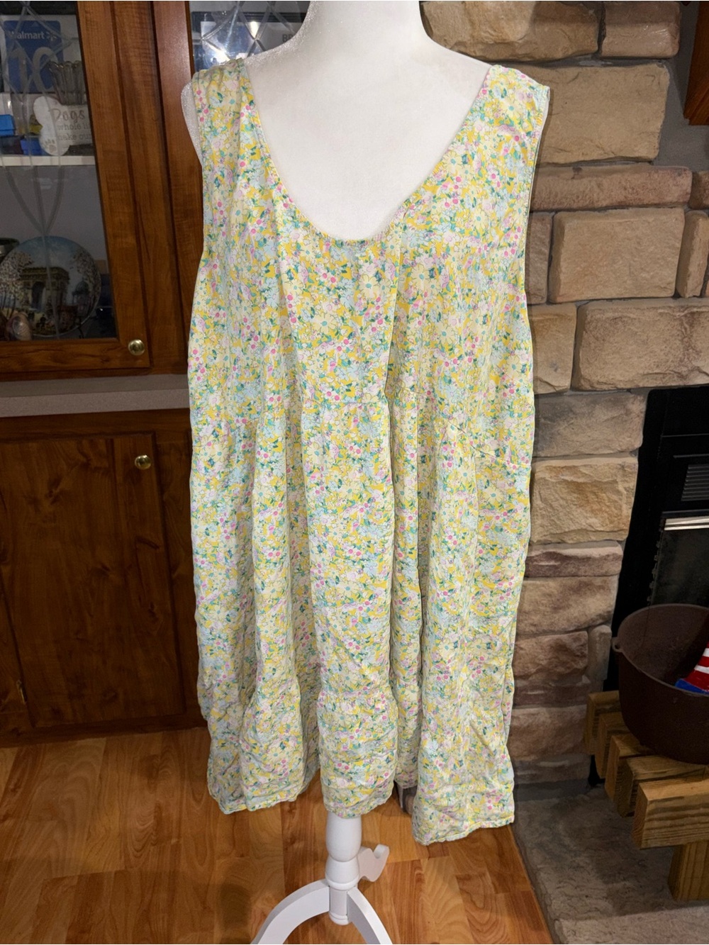 Torrid Yellow Floral Sleeveless Blouse w/pockets